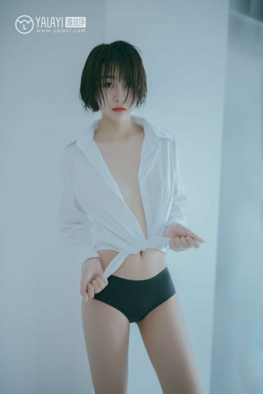 妇女洗澡淋浴性